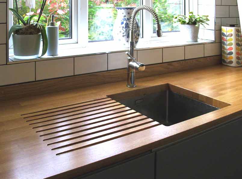 Wheeler Kitchen<br />
Undermounted sink